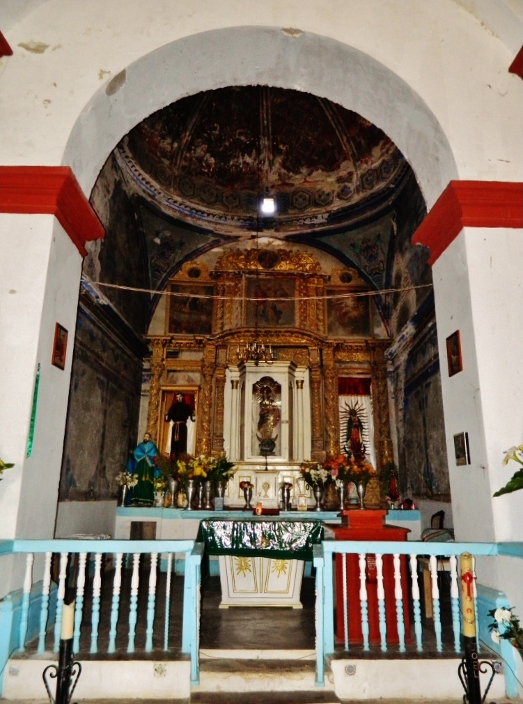 Fachada de la iglesia de Santa María Apazco en Asunción Nochixtlán, Oaxaca