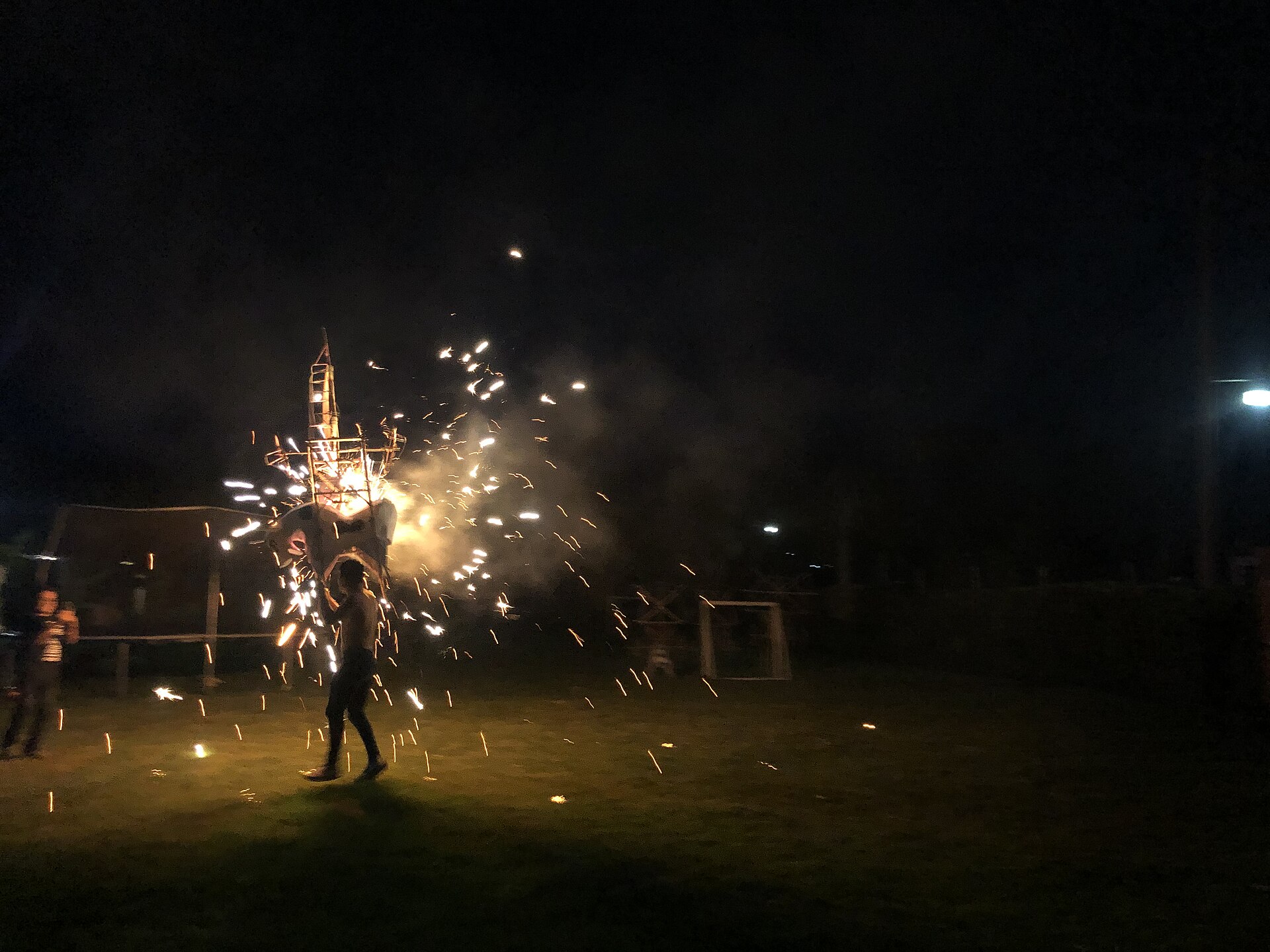 Torito en la fiesta patronal en San Pablo Etla, Oaxaca