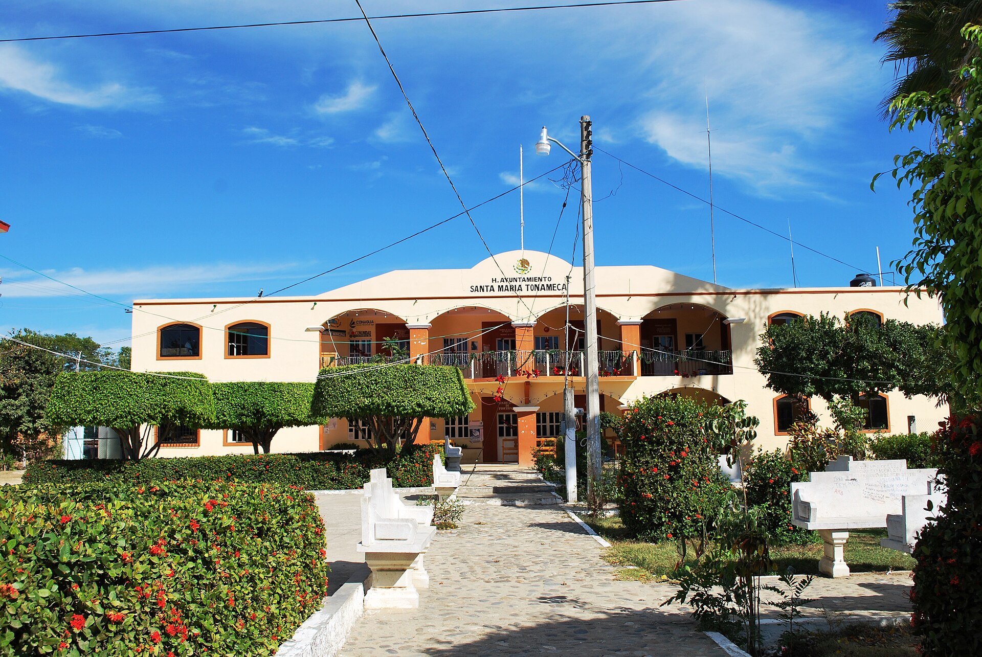 Palacio municipal en Santa María Tonameca, Oaxaca