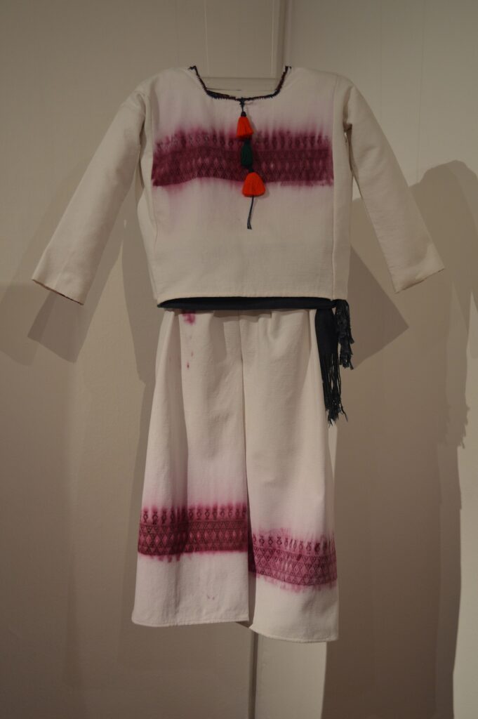 Prenda tradicional tejida en Santiago Ixtayutla, Oaxaca
