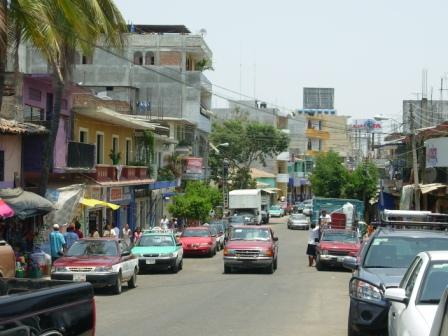 Calle del centro en Santiago Pinotepa Nacional, Oaxaca