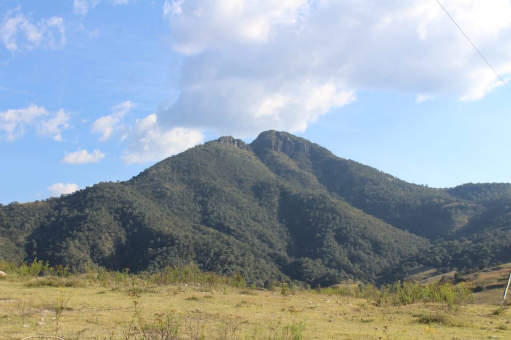 Cerro de la Arena en Santa Catarina Yutandú en Tezoatlán de Segura y Luna, Oaxaca